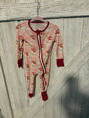 Pink Santa Print Footed One-Piece Pajama with Red Trim - Kids